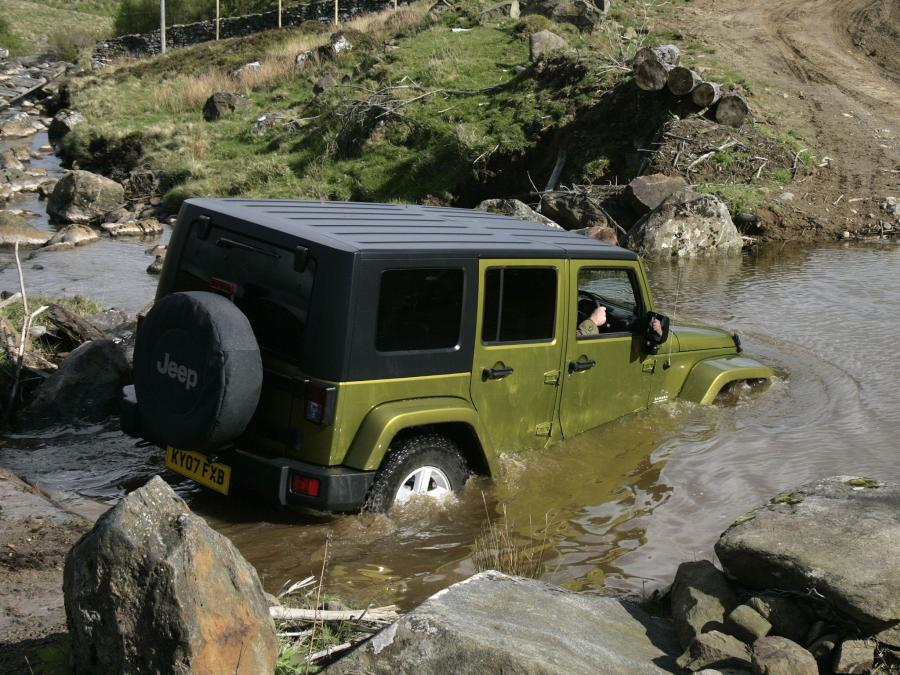  Jeep Wrangler Sahara Unlimited 2007 года  (UK) (фото 6 из 26)